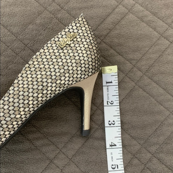 ModCloth Gold Bow Heels Size 40 - Picture 17 of 17